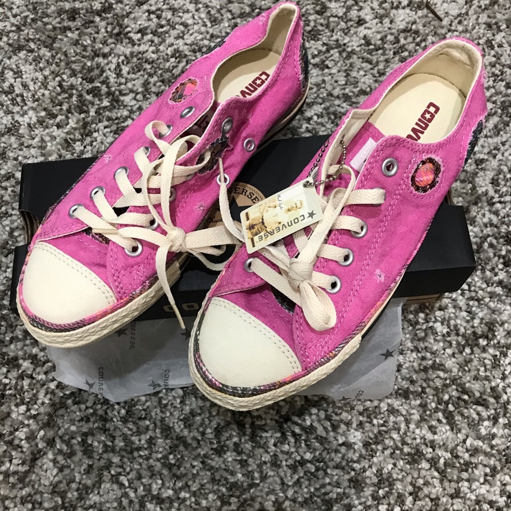 NIB pink patchwork converse